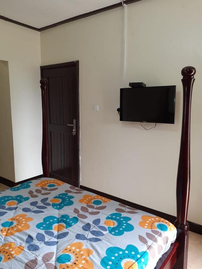 Okra House Hotel Entebbe Exterior photo